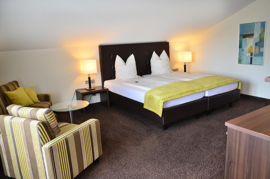 Stern Hotel Albershausen Bagian luar foto